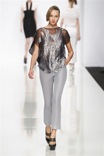 Fotoservizio/SS 2012/WOMEN/BYBLOS/21