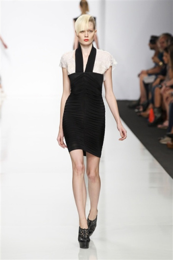 Fotoservizio/SS 2012/WOMEN/BYBLOS/22