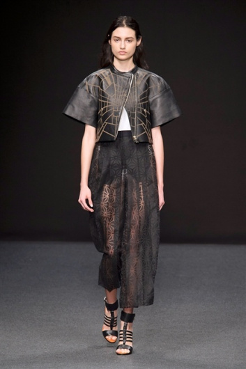 Fotoservizio/SS 2015/WOMEN/BYBLOS MILANO/DP1/8