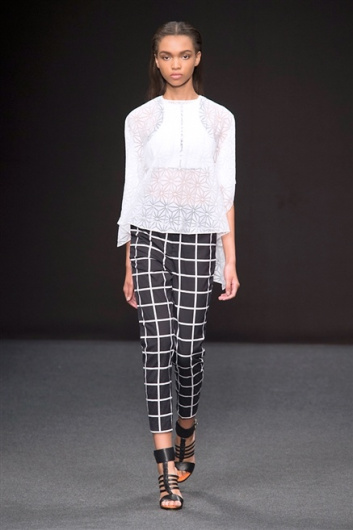 Fotoservizio/SS 2015/WOMEN/BYBLOS MILANO/DP1/10