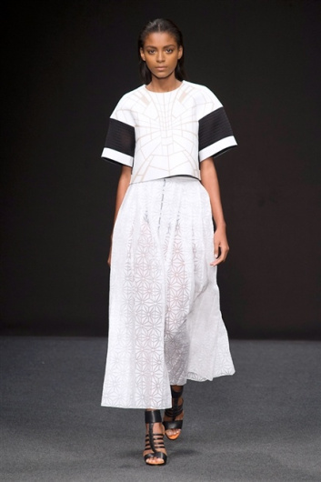 Fotoservizio/SS 2015/WOMEN/BYBLOS MILANO/DP1/11