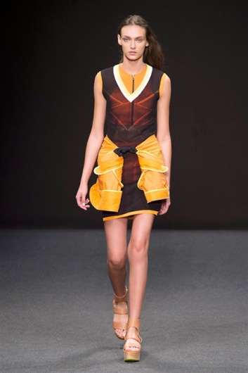Fotoservizio/SS 2015/WOMEN/BYBLOS MILANO/DP1/17