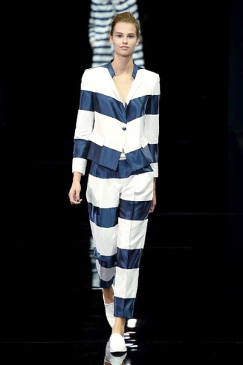 Fotoservizio/SS 2015/WOMEN/EMPORIO ARMANI/DP1/19