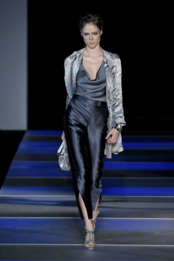 Fotoservizio/SS 2012/WOMEN/GIORGIO ARMANI/1
