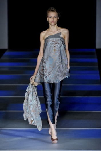 Fotoservizio/SS 2012/WOMEN/GIORGIO ARMANI/7