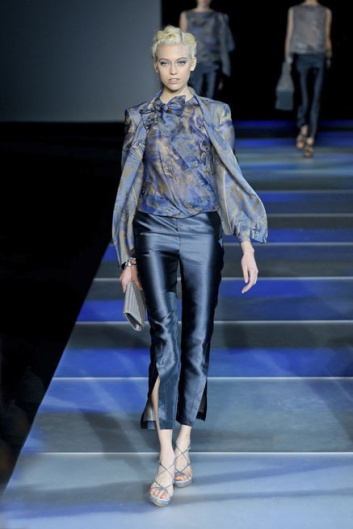 Fotoservizio/SS 2012/WOMEN/GIORGIO ARMANI/12