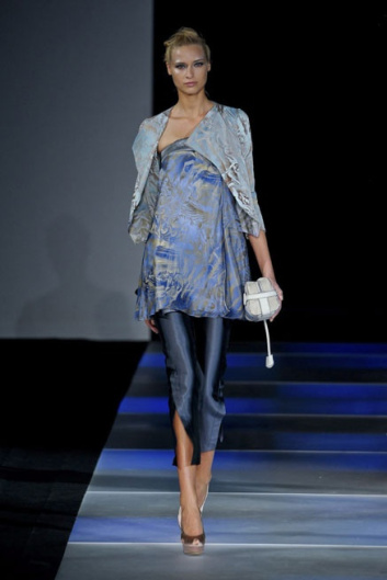 Fotoservizio/SS 2012/WOMEN/GIORGIO ARMANI/6