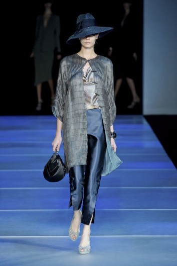 Fotoservizio/SS 2012/WOMEN/GIORGIO ARMANI/17