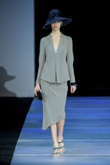 Fotoservizio/SS 2012/WOMEN/GIORGIO ARMANI/18