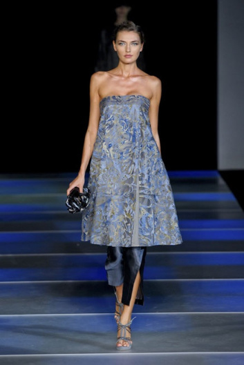 Fotoservizio/SS 2012/WOMEN/GIORGIO ARMANI/16