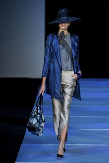 Fotoservizio/SS 2012/WOMEN/GIORGIO ARMANI/24