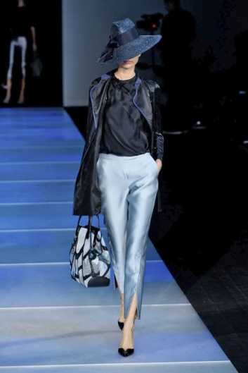 Fotoservizio/SS 2012/WOMEN/GIORGIO ARMANI/25