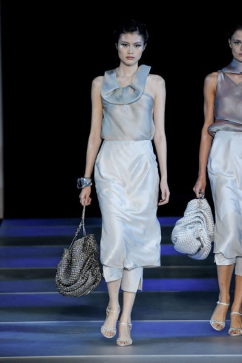 Fotoservizio/SS 2012/WOMEN/GIORGIO ARMANI/37