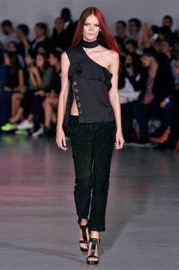 Fotoservizio/SS 2015/WOMEN/COSTUME NATIONAL/DP1/4