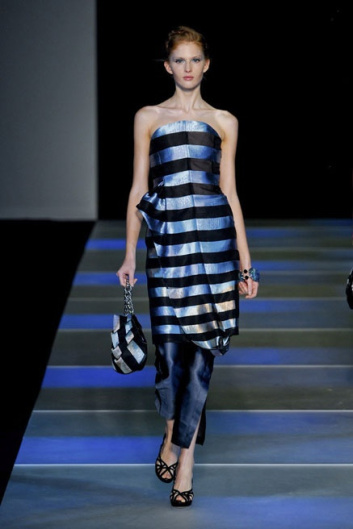Fotoservizio/SS 2012/WOMEN/GIORGIO ARMANI/35