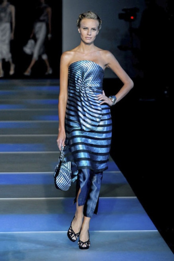 Fotoservizio/SS 2012/WOMEN/GIORGIO ARMANI/36