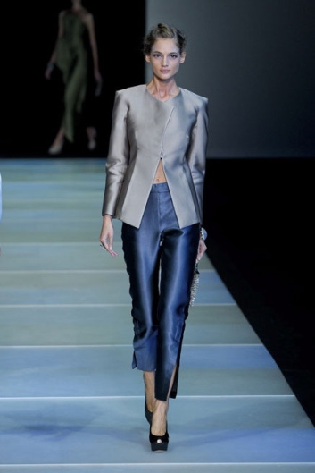 Fotoservizio/SS 2012/WOMEN/GIORGIO ARMANI/48