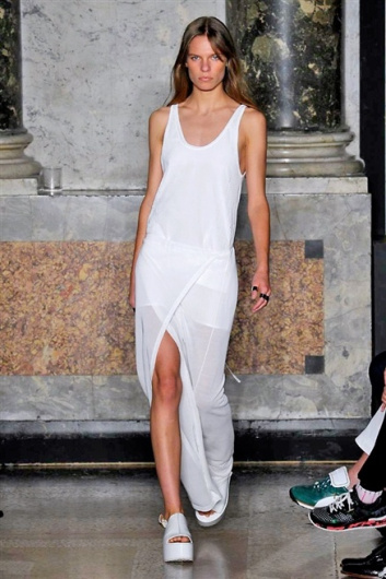 Fotoservizio/SS 2015/WOMEN/PORTS 1961/DP1/23
