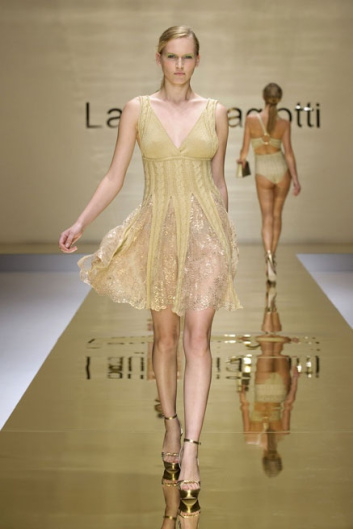 Fotoservizio/SS 2012/WOMEN/LAURA BIAGIOTTI/13