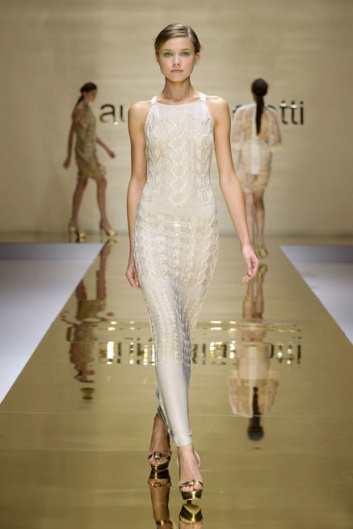 Fotoservizio/SS 2012/WOMEN/LAURA BIAGIOTTI/17