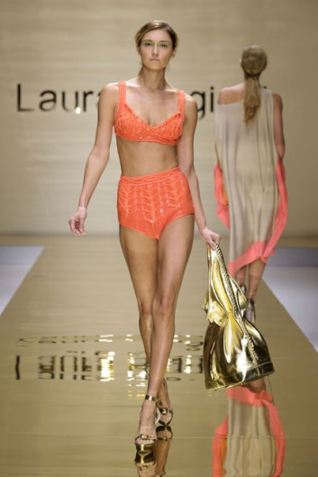 Fotoservizio/SS 2012/WOMEN/LAURA BIAGIOTTI/8