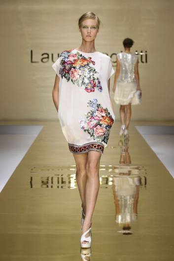 Fotoservizio/SS 2012/WOMEN/LAURA BIAGIOTTI/24
