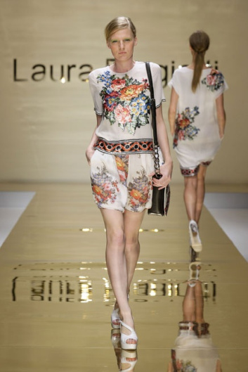 Fotoservizio/SS 2012/WOMEN/LAURA BIAGIOTTI/25