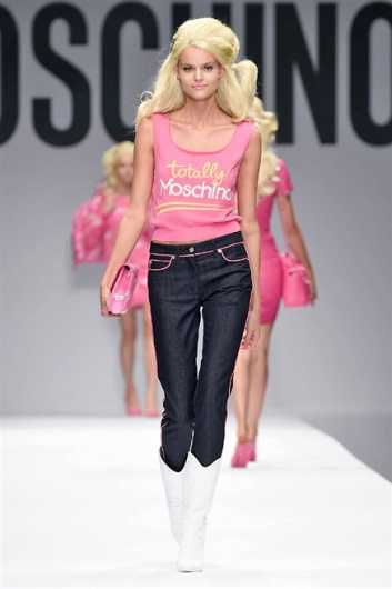 Fotoservizio/SS 2015/WOMEN/MOSCHINO/DP1/2