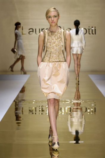 Fotoservizio/SS 2012/WOMEN/LAURA BIAGIOTTI/20