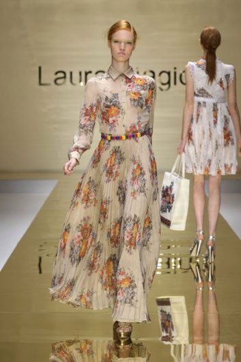 Fotoservizio/SS 2012/WOMEN/LAURA BIAGIOTTI/28