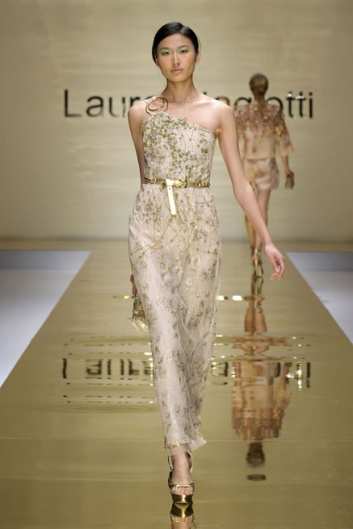 Fotoservizio/SS 2012/WOMEN/LAURA BIAGIOTTI/41