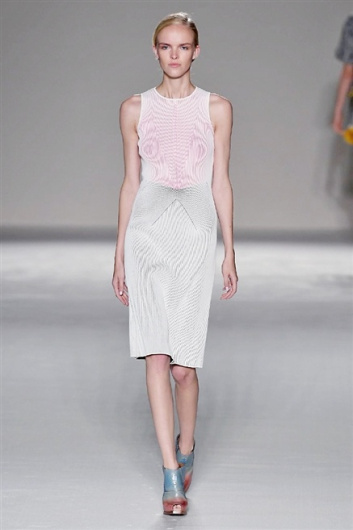 Fotoservizio/SS 2015/WOMEN/MARCO DE VINCENZO/DP1/6