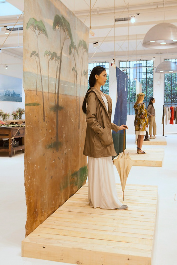 Presentazione S/S 2015 - Woolrich John Rich & Bros 24