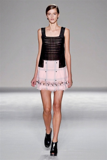 Fotoservizio/SS 2015/WOMEN/MARCO DE VINCENZO/DP1/18
