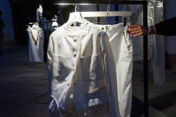 Presentazione S/S 2015 - Dondup 111