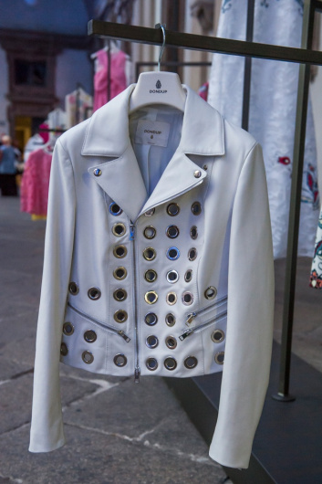 Presentazione S/S 2015 - Dondup 50