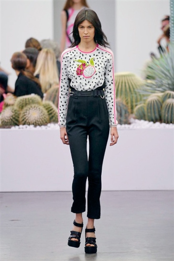 Fotoservizio/SS 2015/WOMEN/ICEBERG/DP1/26
