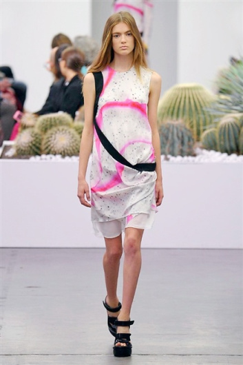 Fotoservizio/SS 2015/WOMEN/ICEBERG/DP1/27