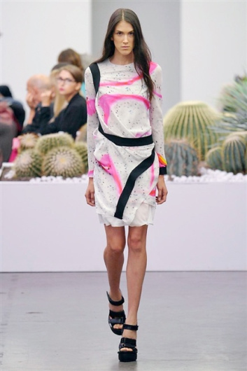Fotoservizio/SS 2015/WOMEN/ICEBERG/DP1/28