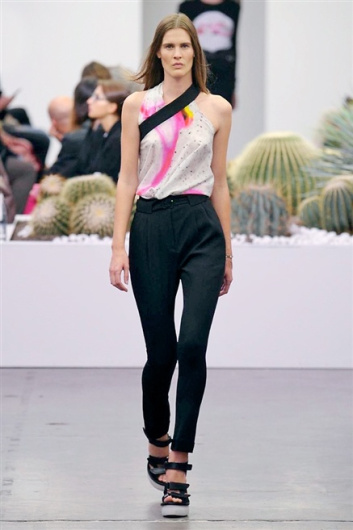 Fotoservizio/SS 2015/WOMEN/ICEBERG/DP1/29
