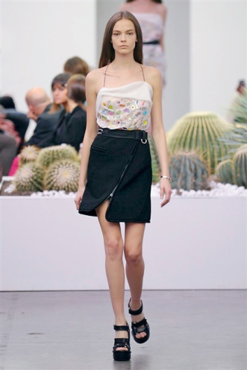 Fotoservizio/SS 2015/WOMEN/ICEBERG/DP1/32