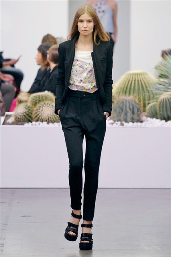 Fotoservizio/SS 2015/WOMEN/ICEBERG/DP1/34