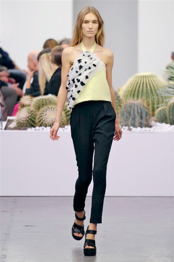 Fotoservizio/SS 2015/WOMEN/ICEBERG/DP1/36