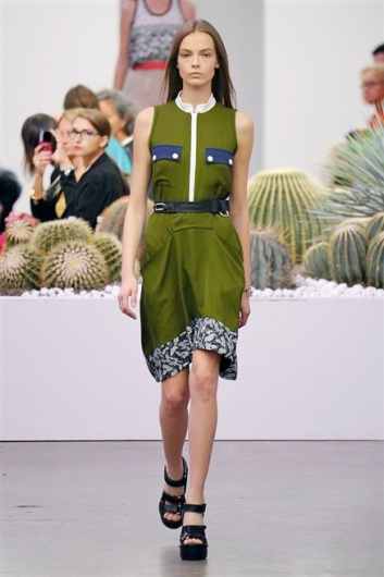Fotoservizio/SS 2015/WOMEN/ICEBERG/DP1/8