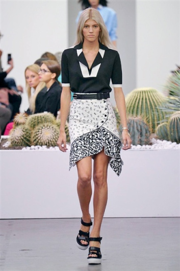 Fotoservizio/SS 2015/WOMEN/ICEBERG/DP1/13