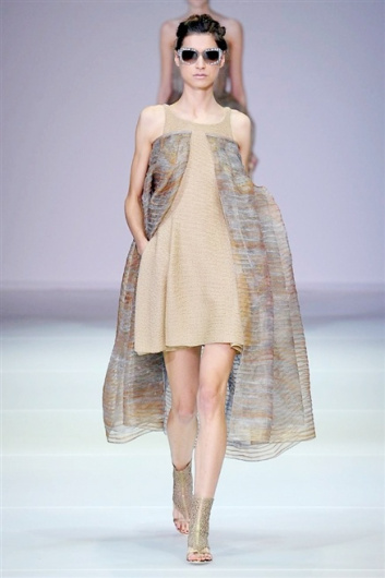 Fotoservizio/SS 2015/WOMEN/GIORGIO ARMANI/DP1/11