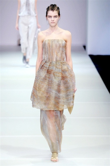 Fotoservizio/SS 2015/WOMEN/GIORGIO ARMANI/DP1/12