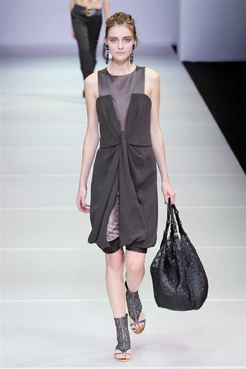Fotoservizio/SS 2015/WOMEN/GIORGIO ARMANI/DP1/45