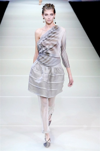 Fotoservizio/SS 2015/WOMEN/GIORGIO ARMANI/DP1/68