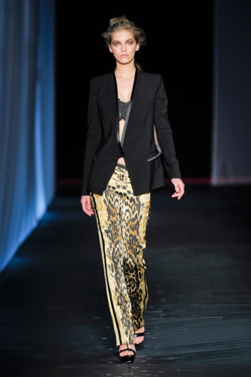Fotoservizio/SS 2012/WOMEN/ROBERTO CAVALLI/16